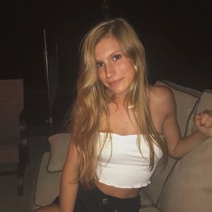 Meet your Posher, Ava